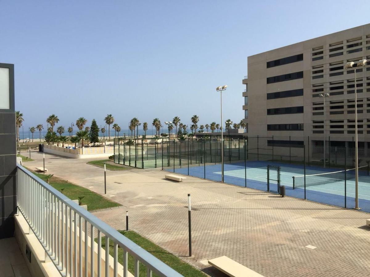 Apartamento Lujo, Primera Linea Playa, Garaje, Wifi, Piscina Climatizada Roquetas de Mar Exterior photo